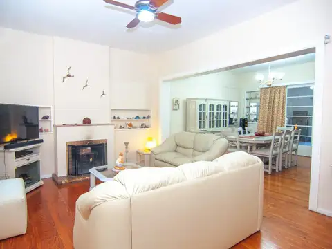 CHALET 7 AMBIENTES RETASADO