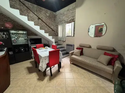 Depto Tipo Casa en Venta de 4 ambientes