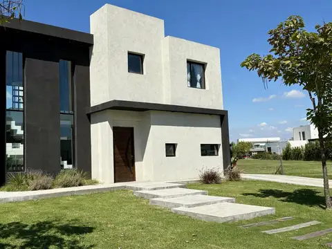 Casa  en Venta, 4 ambientes,  Ceibos, Puertos, Escobar