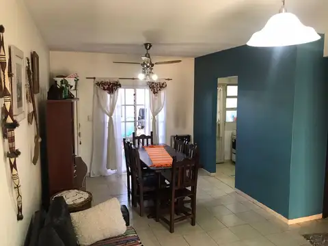Casa 3 ambientes con 2 baños