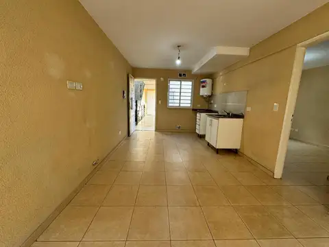 Luis Maria Campos 1400, Piso 1°