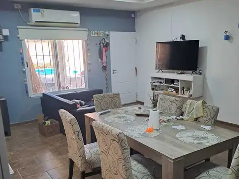 Casa 4 ambientes con 2 baños