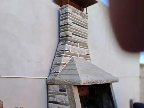 CASA EN VENTA - LA PLATA