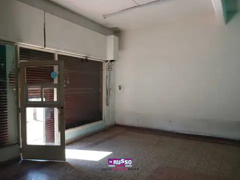 Local en Alquiler en Isidro Casanova, $ 700.000