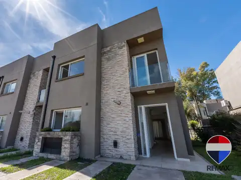 VENTA CASA TIPO DUPLEX 4 AMBIENTES LAGOON PILAR 