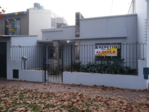 CASA 2 DORMITORIOS- GRAN JARDIN- PILETA- COCHERA
