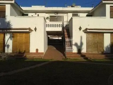 Depto Tipo Casa 4 ambientes con 2 baños