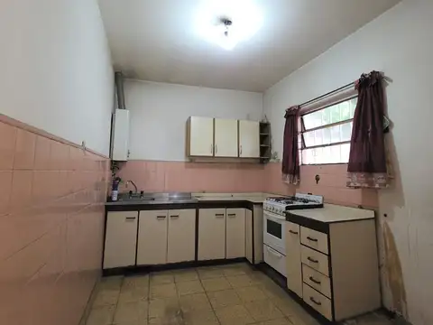 Casa en  Esquina Villa Devoto Apto Credito a Refaccionar