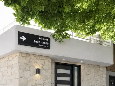 Casa en  Esquina Villa Devoto a Refaccionar