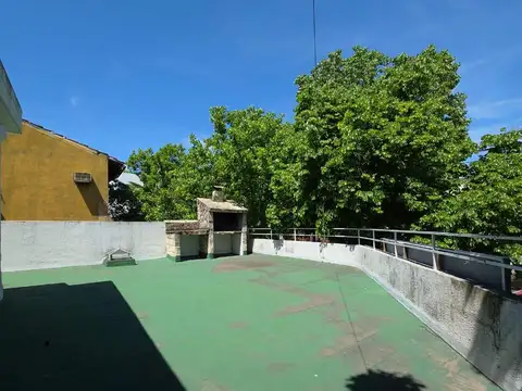 Casa en  Esquina Villa Devoto a Refaccionar