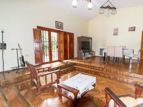 Casa 4 ambientes con 1 baño