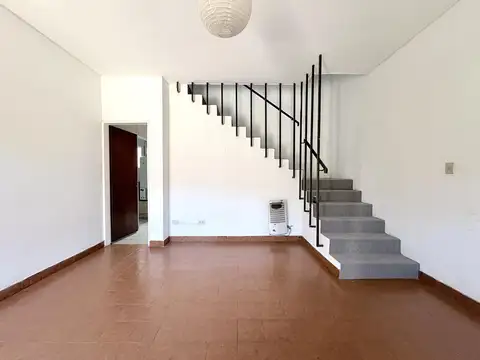 Depto Tipo Casa en Venta de 4 ambientes