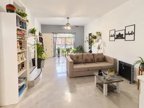CASA EN VENTA 4 AMB PATIO PARRILLA COCHERA GERLI