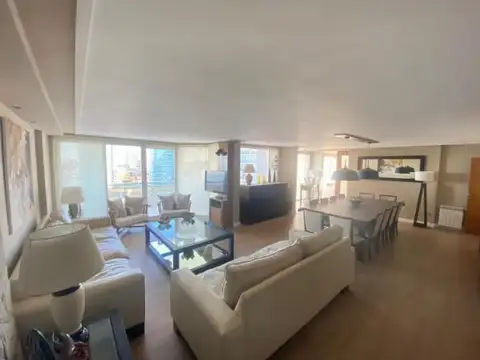 Departamento en Venta de 4 dormitorios