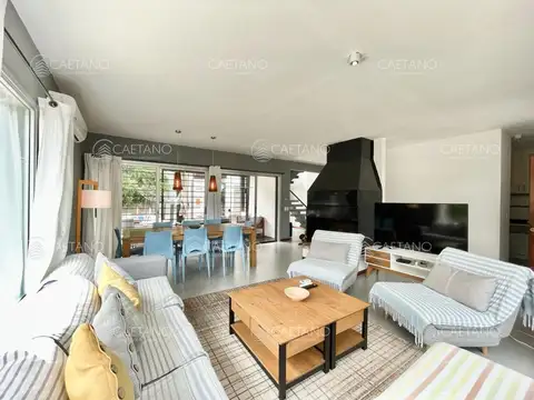 Casa 5 ambientes con 4 baños