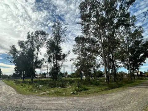 Venta de Lotes-Manzana completa con cuatro caras libres - pegado al grand bell