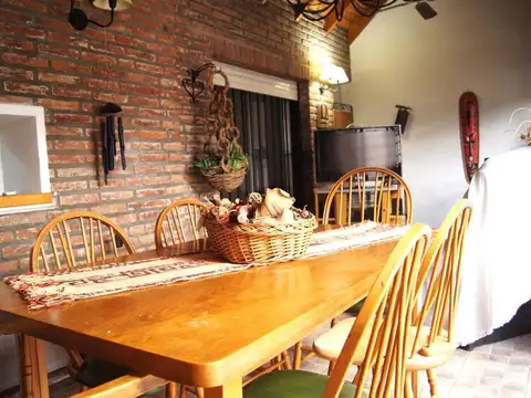 VENTA DOS CASAS-C/COCH-PATIO-OPORTUNIDAD-F.VARELA