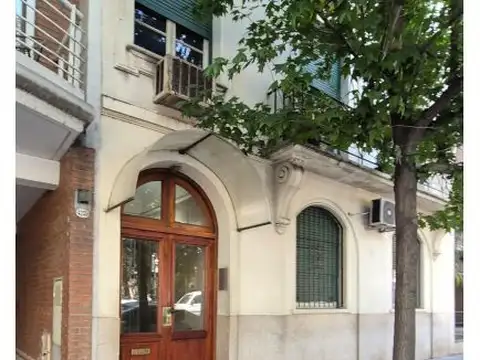 RETASADO - Departamento Dos Ambientes Sobre Av Independencia