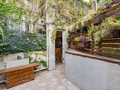 Casa 7 ambientes con 1 baño