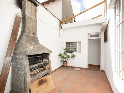 Avenida Reservistas Argentinos 200