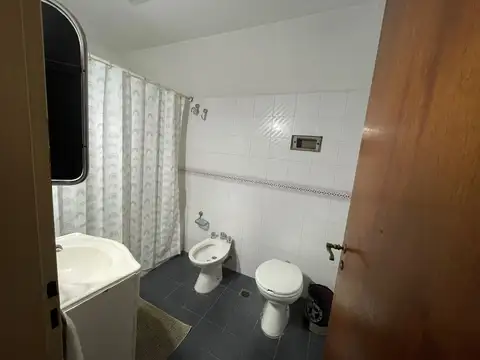 Casa 6 ambientes Barrio Malvinas