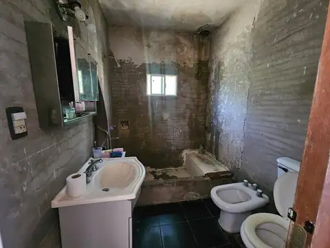 Casa 3 ambientes con 1 baño
