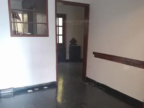 Casa en Alquiler con 2 cocheras