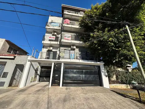 DEPARTAMENTO 2 AMBIENTES CON BALCON AL FTE Y AL CONTRAFRENTE