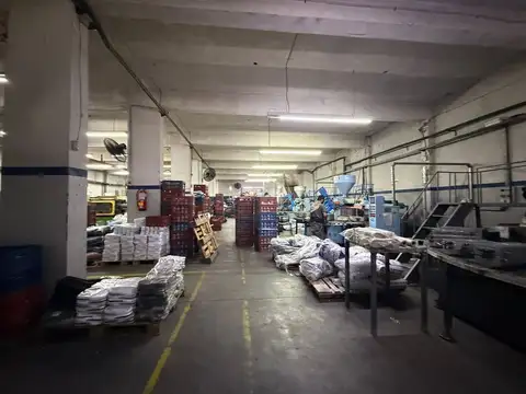 LOCAL / DEPÓSITO EN ALQUILER – 1.200 m² V. ALSINA
