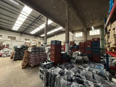 LOCAL / DEPÓSITO EN ALQUILER – 1.200 m² V. ALSINA