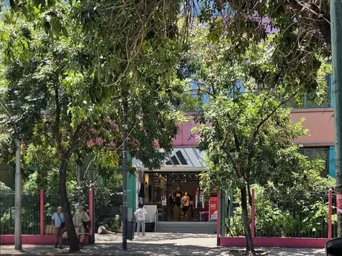 Local comercial en alquiler en Vieytes al 1300 Barracas zona Outlet  CABA 