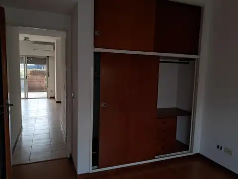 Hermoso Departamento de 2 ambientes con Jardin propio.