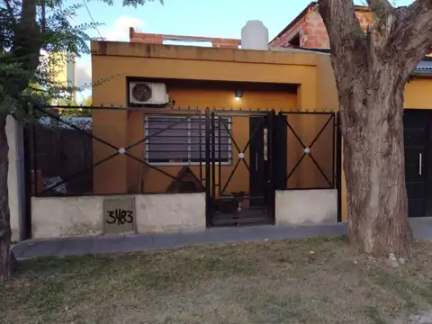 Casa sobre la calle Blomberg 3483, Longchamps 