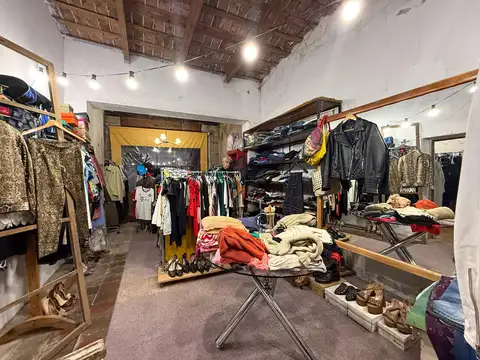 VENTA/PERMUTA: Departamento de 1 Dormitorio con Patio y Galpón. Cañada de Gómez, Argentina.