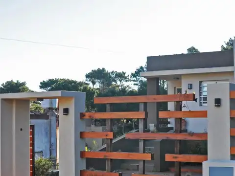 Casa en venta - 2 Dormitorios 2 Baños - 390Mts2 - Pinamar