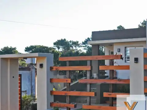 Casa en venta - 2 Dormitorios 2 Baños - 390Mts2 - Pinamar