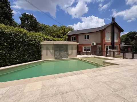 Dúplex de 4 ambientes con patio, parrilla y cochera en Adrogué