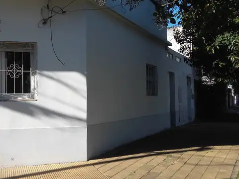 Departamento PH al frente 2 ambientes, 40 metros totales, sin expensas. Morón sur.