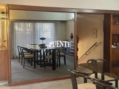 Casa en Venta con 4 cocheras