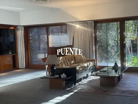 Casa 7 ambientes con 3 baños