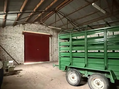 Galpon en ALQUILER. Sobre ruta nacional 12 KM781