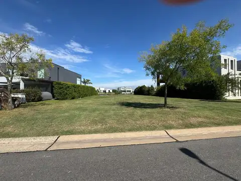 Venta lote al agua BARRIO MUELLES PUERTOS DEL LAGO