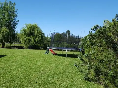 Casa 5 ambientes con 4 baños
