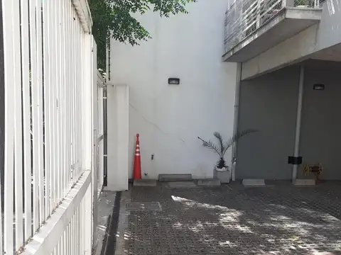 Cochera descubierta en alquiler San Isidro