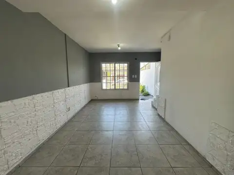 Casa en Alquiler en Quilmes Oeste, $ 630.000