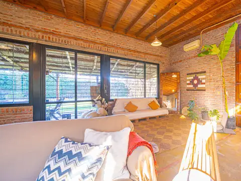 Casa en Venta con 4 cocheras