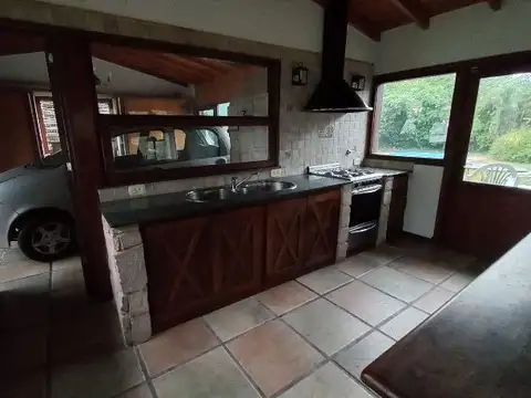 Casa 3 ambientes con 2 baños