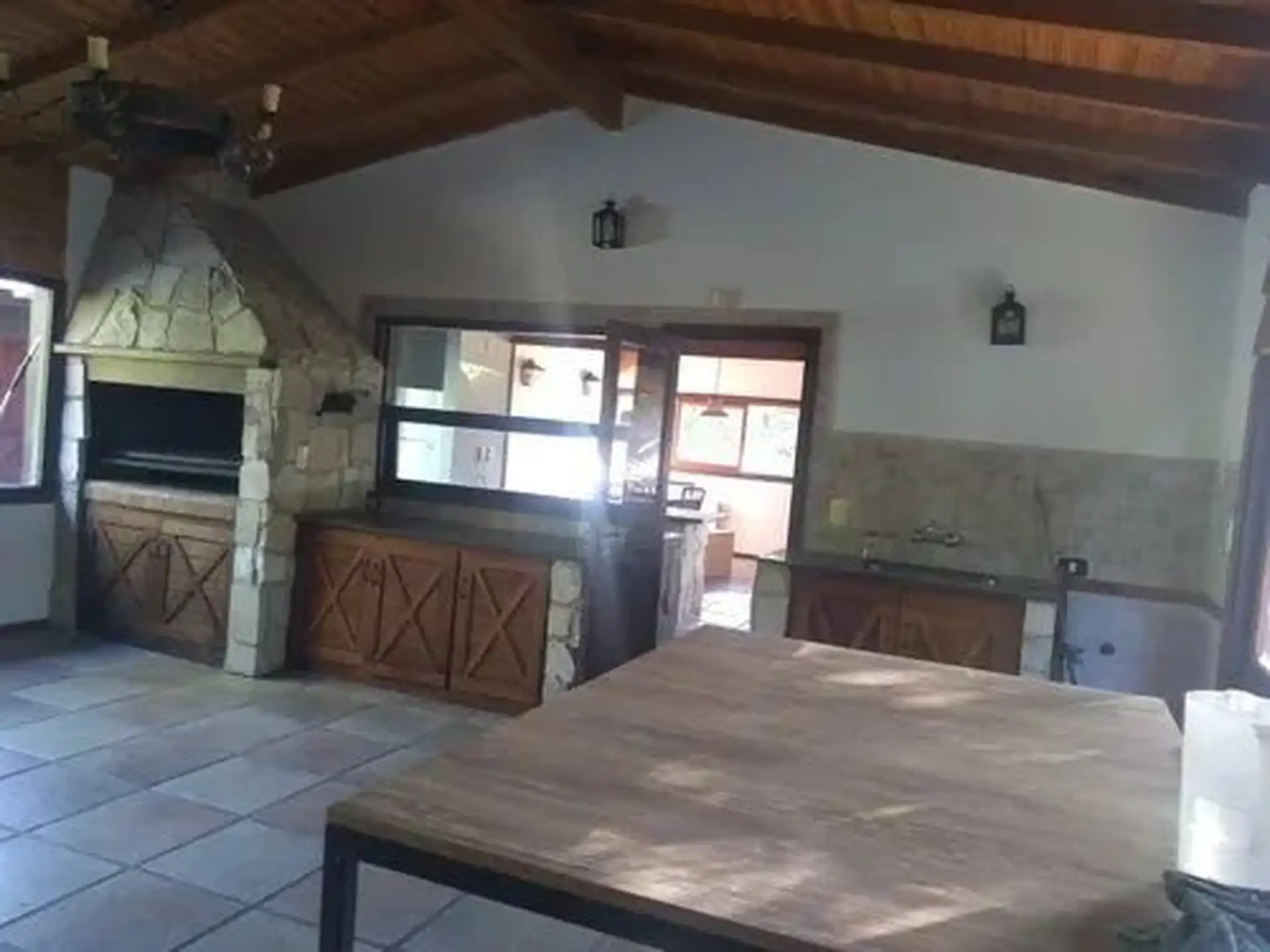 Venta de chalet hermoso de 3 ambientes con pileta