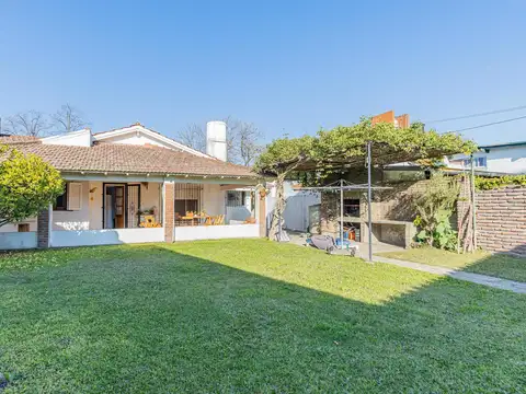 472 entre Cno Belgrano y 23 al 1800