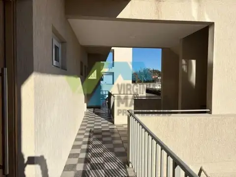 Departamento en Alquiler en La Lonja, USD 490